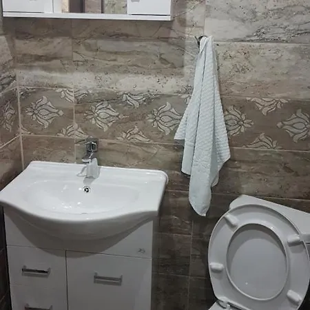 Етаж Под Наем Appartement Zmeitsa